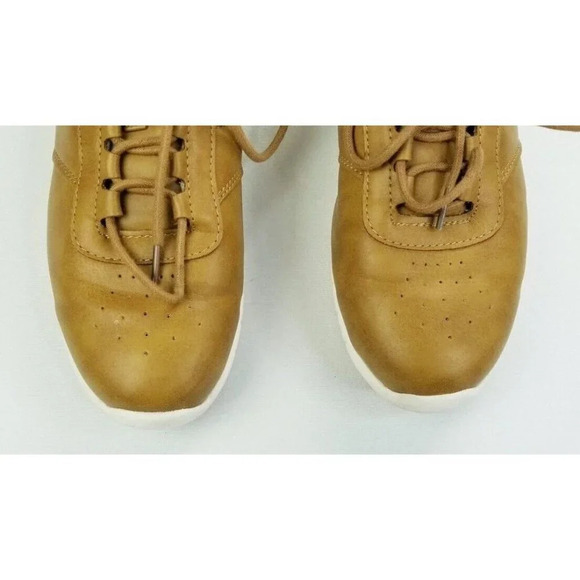 Fubu Size 7 Women's Memory Foam Cappuccino Color Light Weight Sintetico Sneakers - Picture 5 of 12